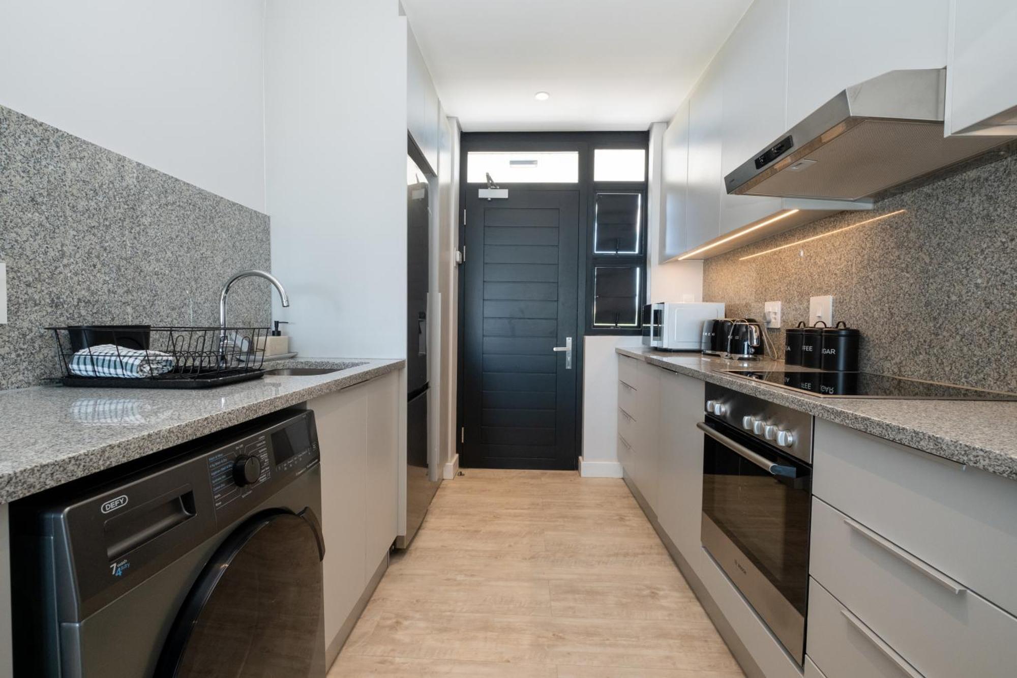 Burmeister 302 - Front Views With Onsite Parking Apartment