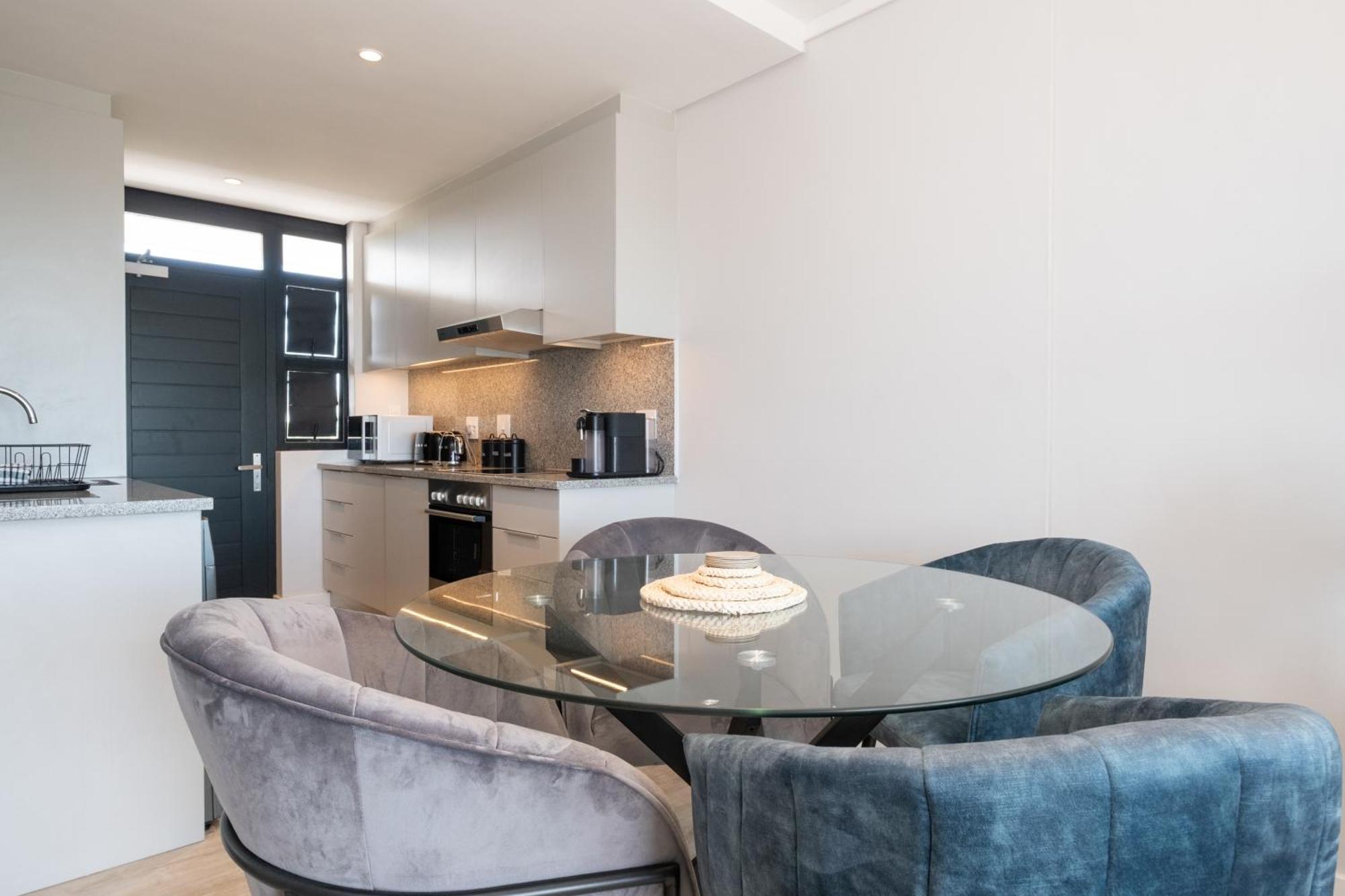Burmeister 302 - Front Views With Onsite Parking *