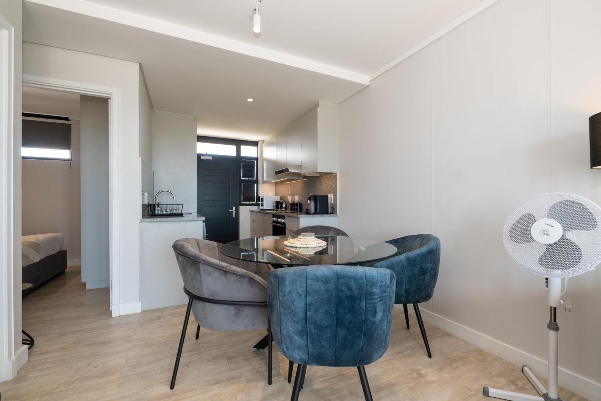 Burmeister 302 - Front Views With Onsite Parking *